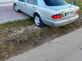 Mercedes E-Class foto 3