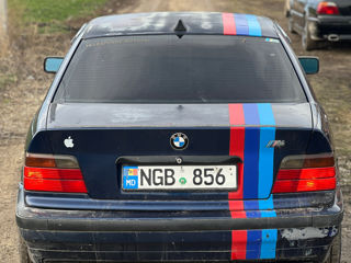 BMW 3 Series foto 2