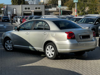 Toyota Avensis foto 5