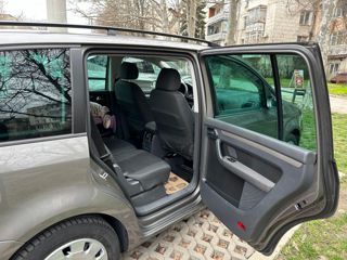 Volkswagen Touran foto 5