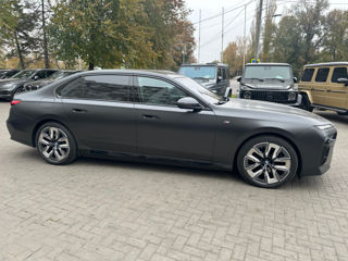 BMW 7 Series foto 7