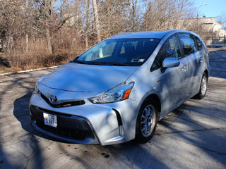 Toyota Prius v