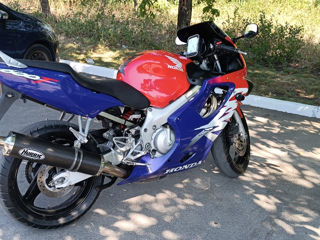 Honda CBR-600 F4 foto 8