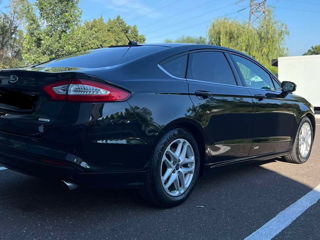 Ford Fusion foto 2