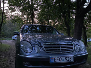 Mercedes E-Class foto 1