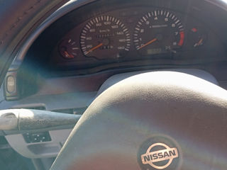 Nissan Serena foto 2