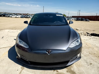 Tesla Model S foto 2