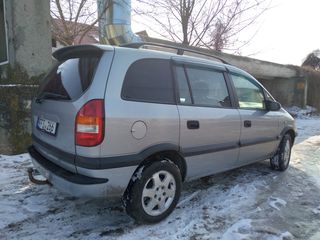 Opel Zafira foto 1