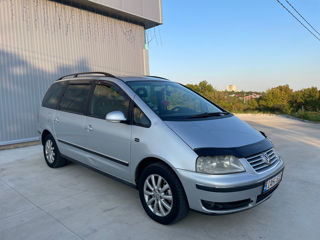 Volkswagen Sharan foto 1