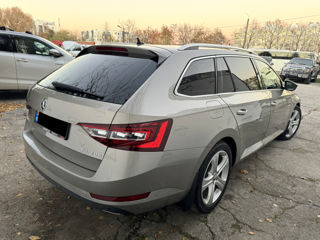 Skoda Superb foto 4