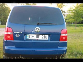 Volkswagen Touran foto 3