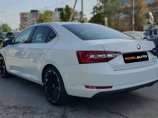 Skoda Superb foto 4