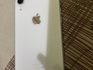 Vând iPhone Xr