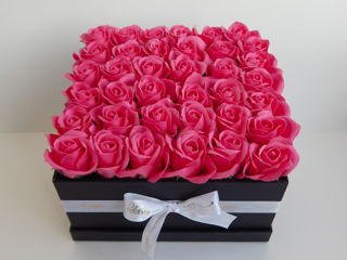 Buchete în cutii Trandafiri din spumă de săpun parfumați - Flori care nu se ofilesc foto 1