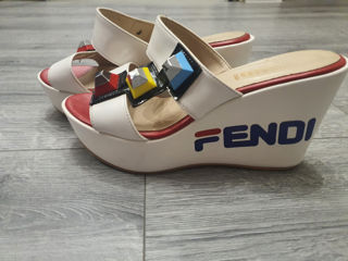 Шлепанцы Fendi 38 размер foto 2