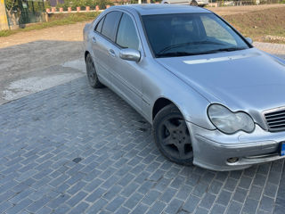 Mercedes C-Class foto 5