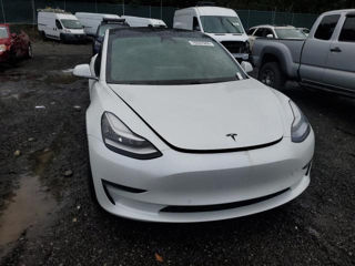 Tesla Model 3 foto 2