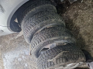 Vind 4 anvelope de iarna 185/65 R15