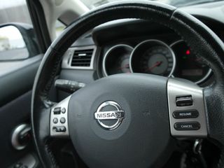 Nissan Tiida foto 10