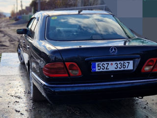 Mercedes E-Class foto 5