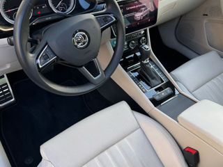 Skoda Superb foto 2