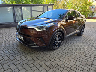 Toyota C-HR foto 2