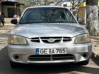 Hyundai Accent foto 3