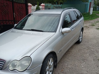 Mercedes C-Class foto 4