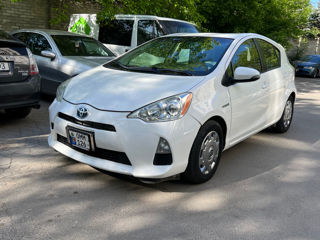 Toyota Prius c foto 2