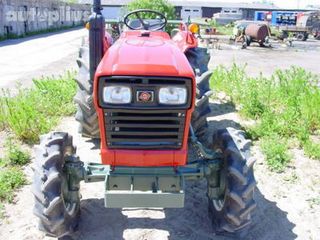 Tractor japonez Yanmar YM2610 foto 1