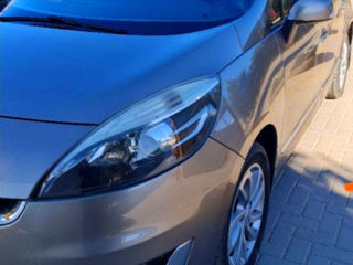 Renault Grand Scenic foto 1