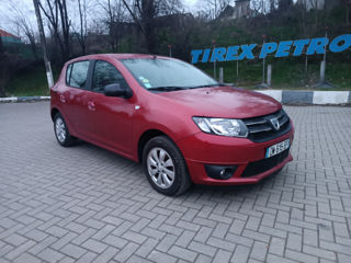 Dacia Sandero foto 1