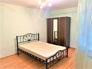 Apartament cu 2 camere, 90 m², Centru, Chișinău foto 3