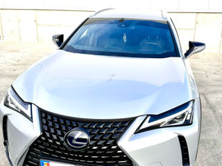 Lexus UX foto 2