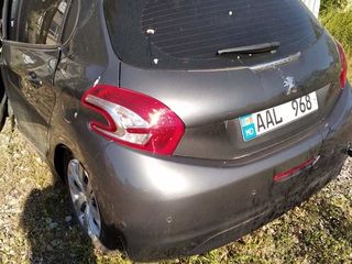 Peugeot 208 на запчасти foto 1