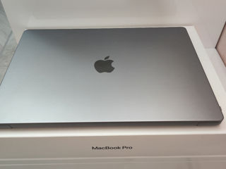 Macbook Pro 16-inch foto 6