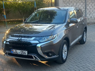 Mitsubishi Outlander foto 2