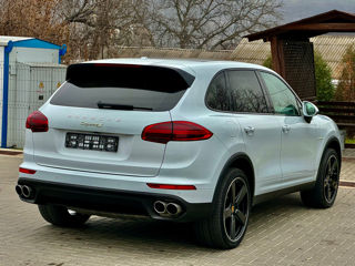 Chirie porsche cayenne foto 4