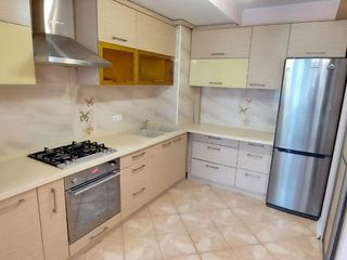 Apartament cu 3 camere, 94 m², Botanica, Chișinău foto 8