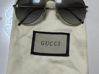 Gucci/ Jimmy Choo