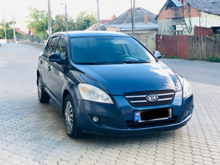 KIA Ceed foto 2