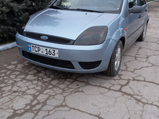 Ford Fiesta foto 5