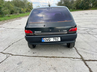 Renault Clio foto 4