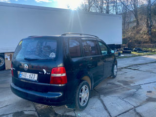 Volkswagen Touran foto 4