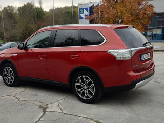 Mitsubishi Outlander foto 3