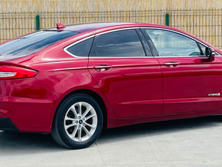 Ford Fusion foto 4