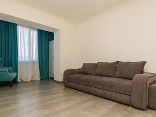 Apartament cu 2 camere, 70 m², Centru, Chișinău foto 4