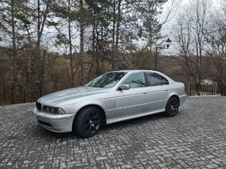 BMW 5 Series foto 4