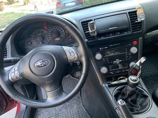 Subaru Legacy foto 2