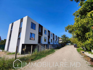 Townhouse cu 3 niveluri, or. Codru